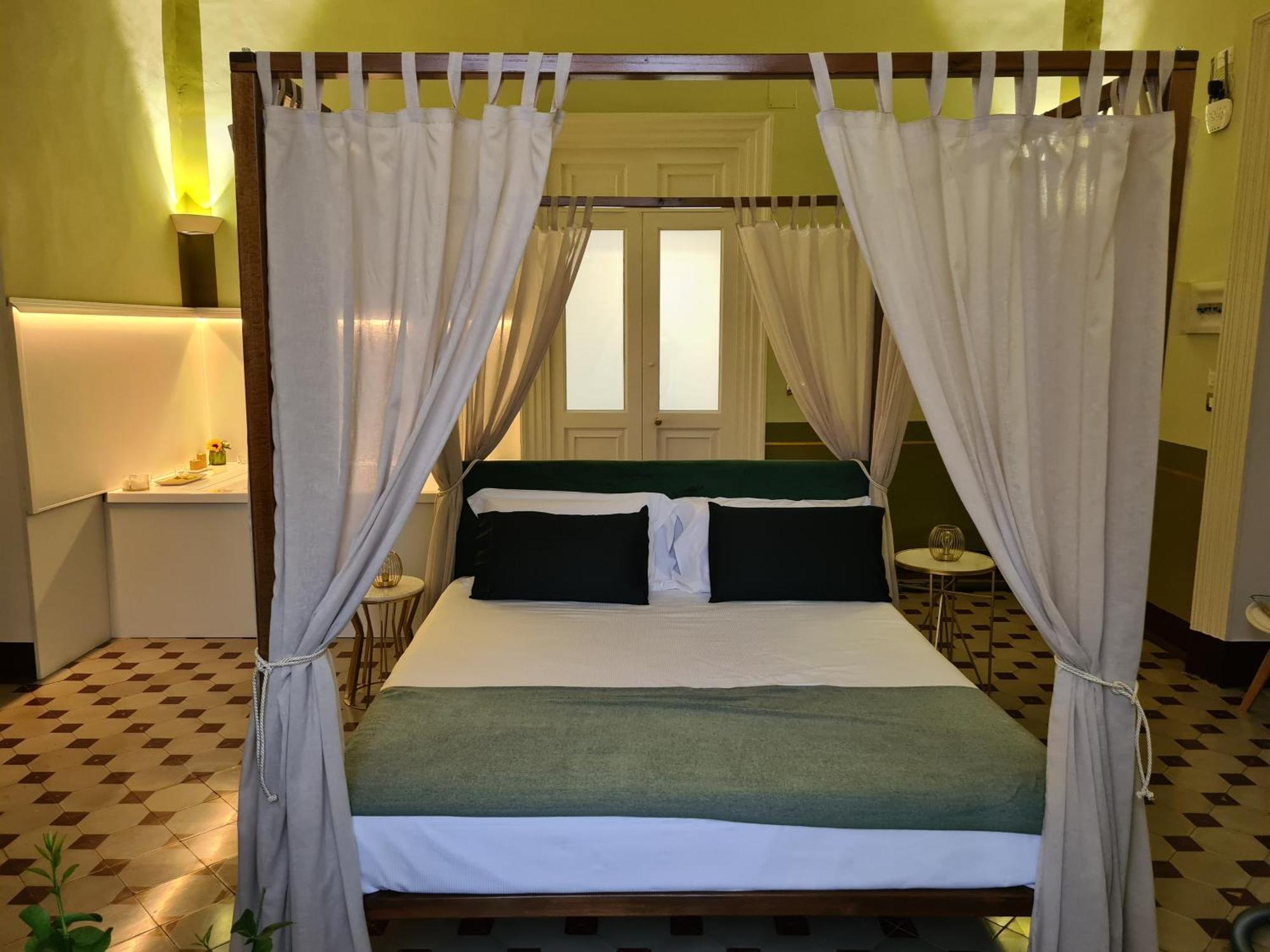 Toscano Palace Luxury Rooms Катанія Екстер'єр фото