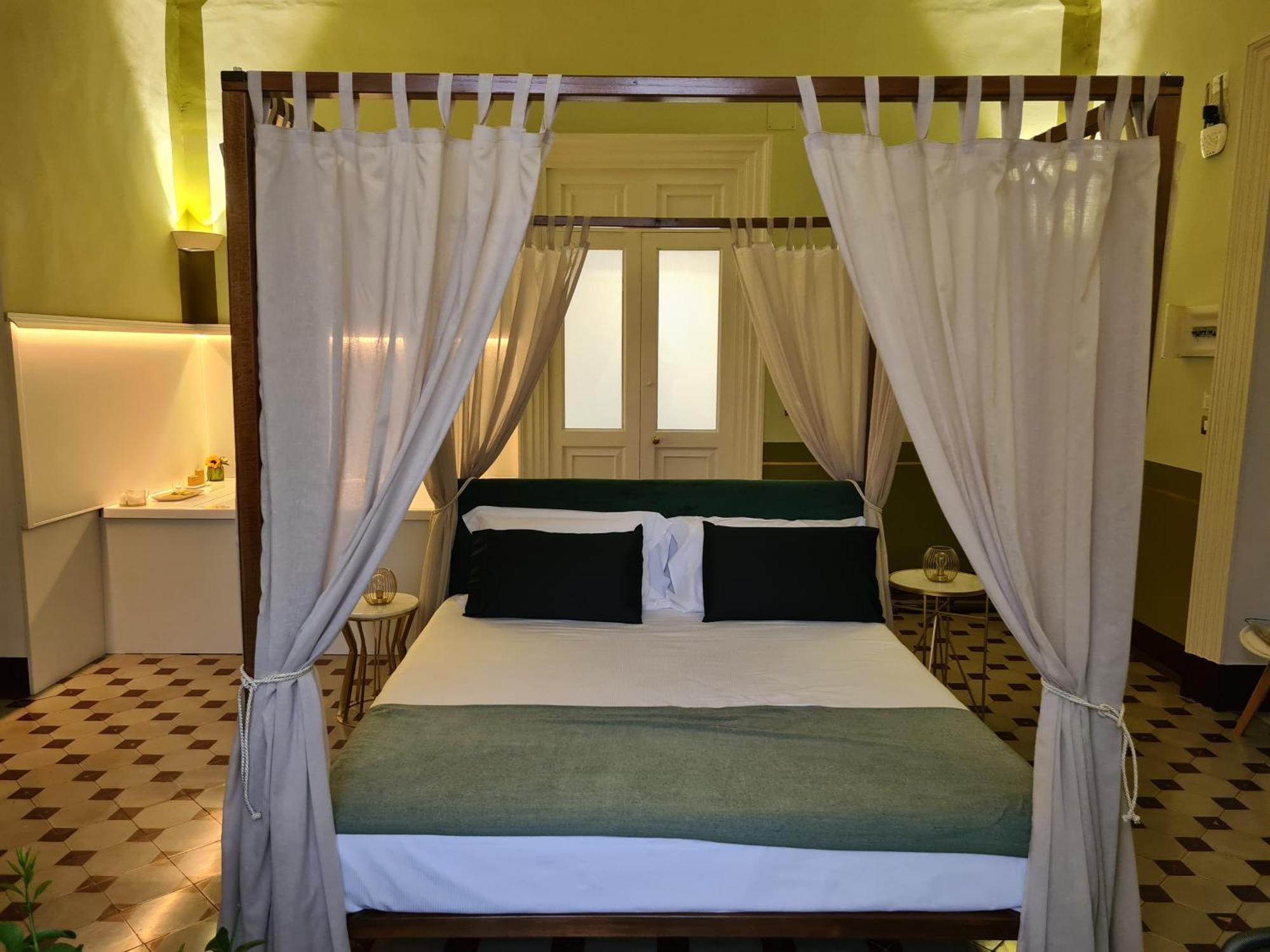 Toscano Palace Luxury Rooms Катанія Екстер'єр фото