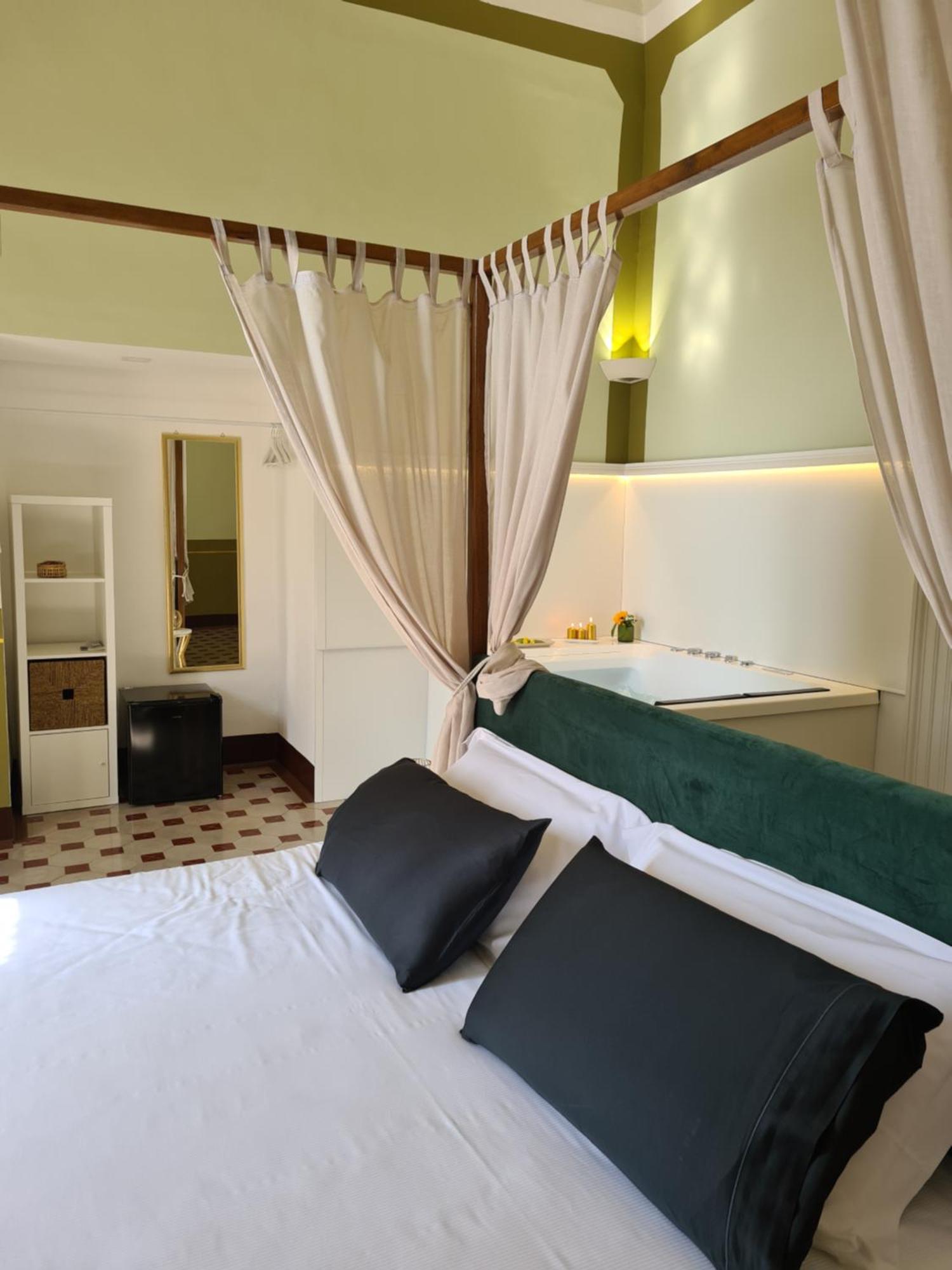 Toscano Palace Luxury Rooms Катанія Екстер'єр фото